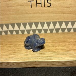 Sodalite Frog (SLC2)